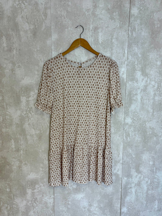 VESTIDO MIDI MOTAS
