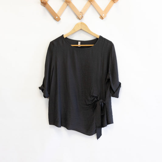 BLUSA ATADA LADO